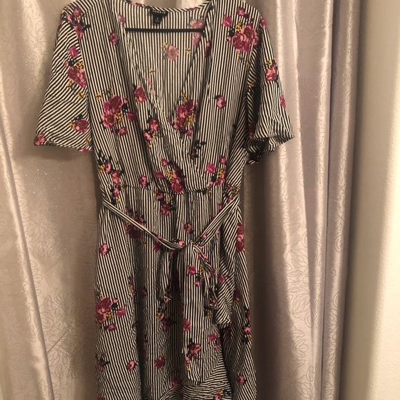 torrid Dresses & Skirts - TORRID wrap dress